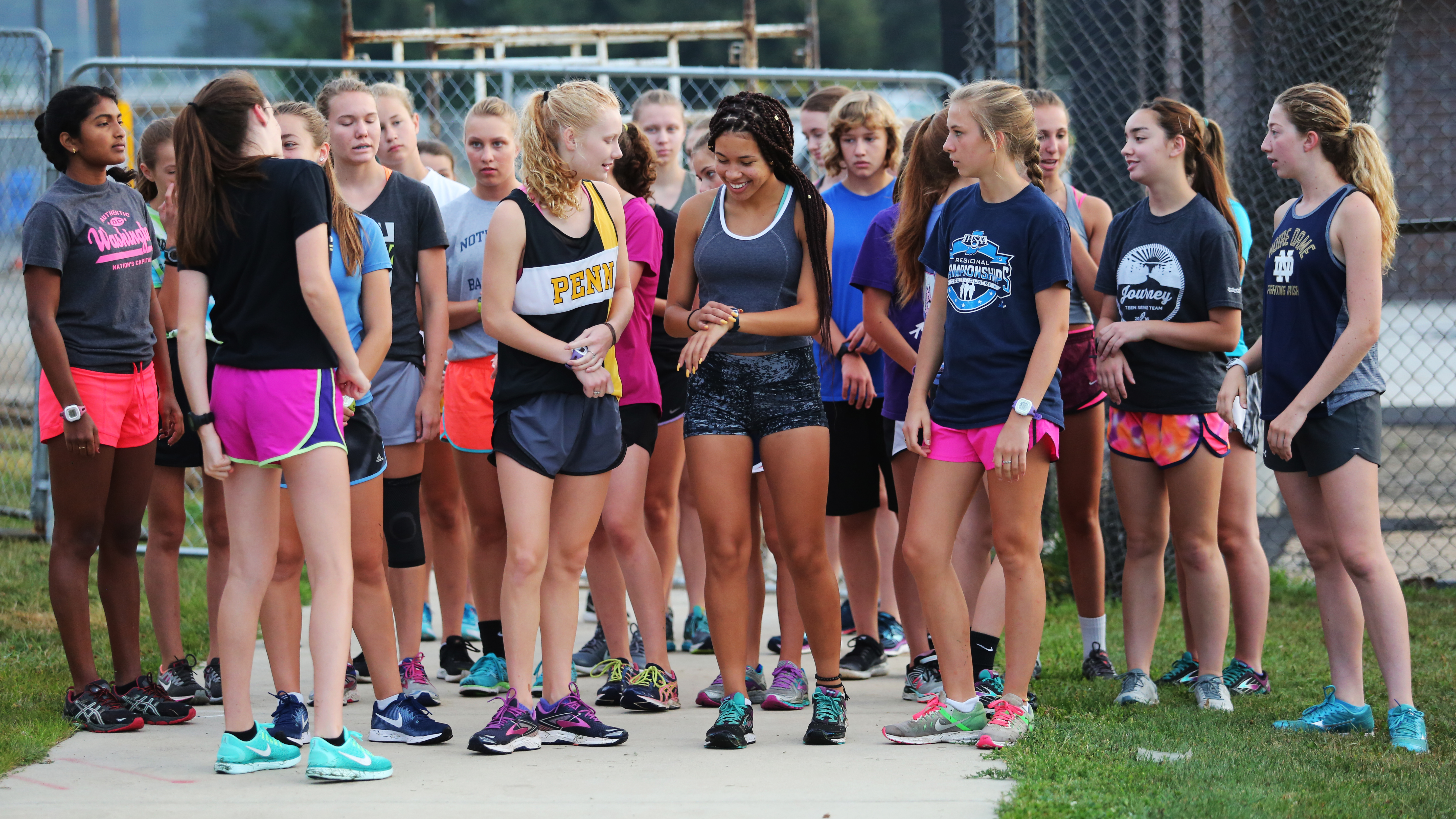 girls cross country shoes