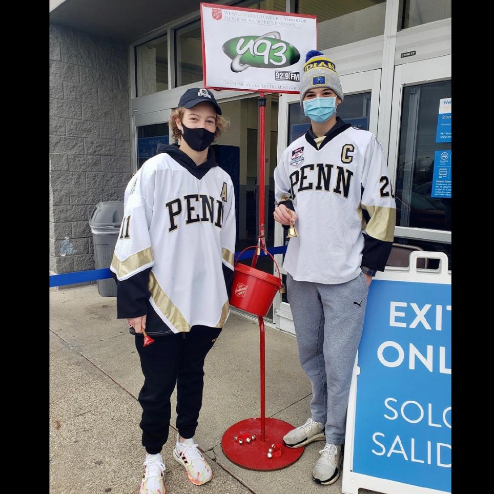 Penn Hockey Team lights up the winter lamps with Service Projects.