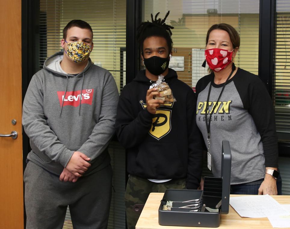 Exceptional Education students deliver Pup Purr Pet Treats.