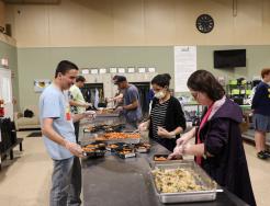 Penn Ex students prepare meals at Cultivate Food Rescue